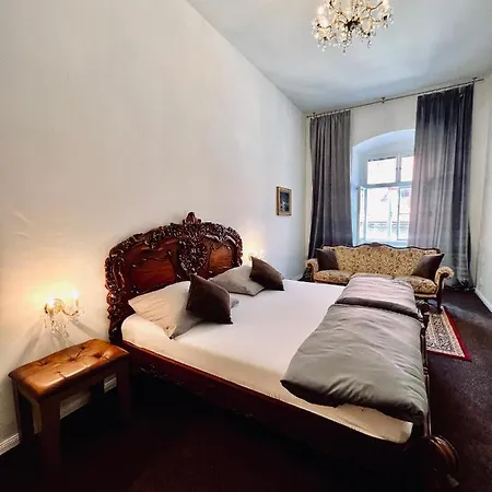 Csaky Palace * براتسيلافا